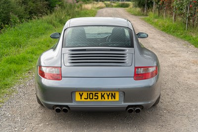 Lot 66 - 2005 Porsche 911 Carrera 2S