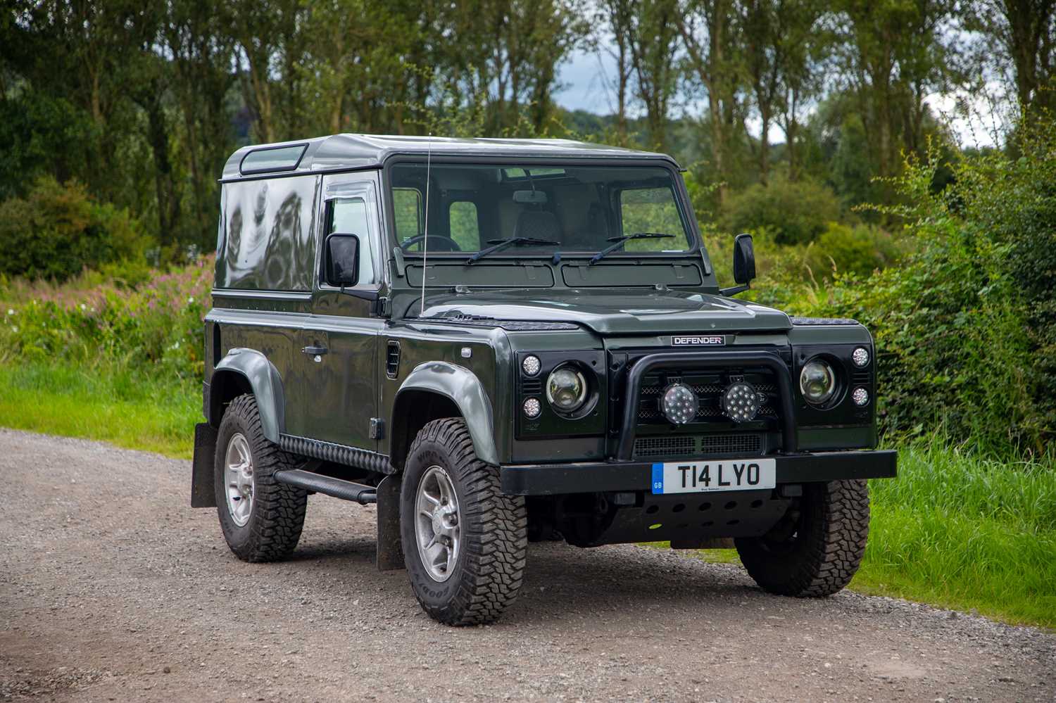 Lot 25 - 2004 Land Rover Defender TD5