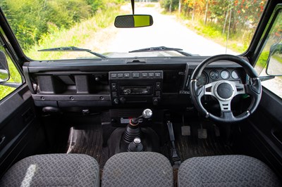 Lot 25 - 2004 Land Rover Defender TD5