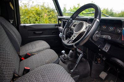 Lot 25 - 2004 Land Rover Defender TD5