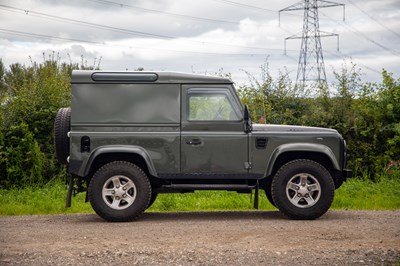 Lot 25 - 2004 Land Rover Defender TD5