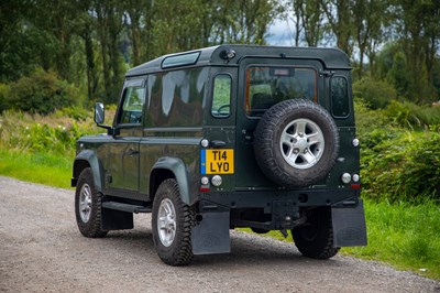 Lot 25 - 2004 Land Rover Defender TD5