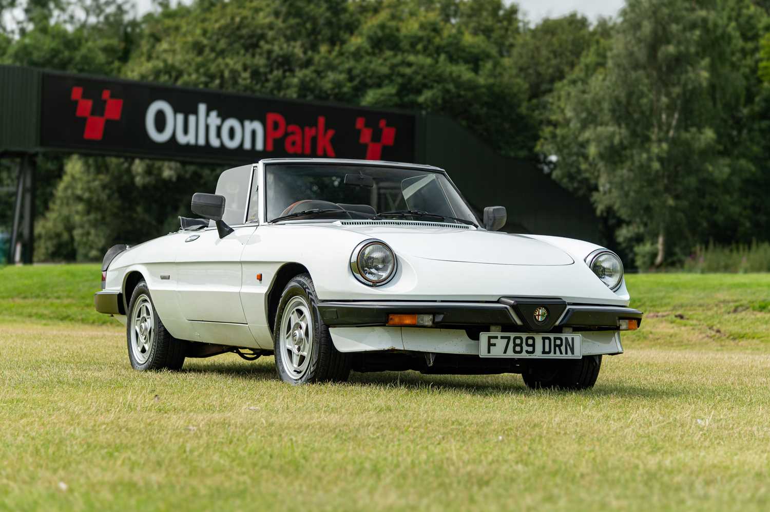 Lot 102 - 1989 Alfa Romeo Spider