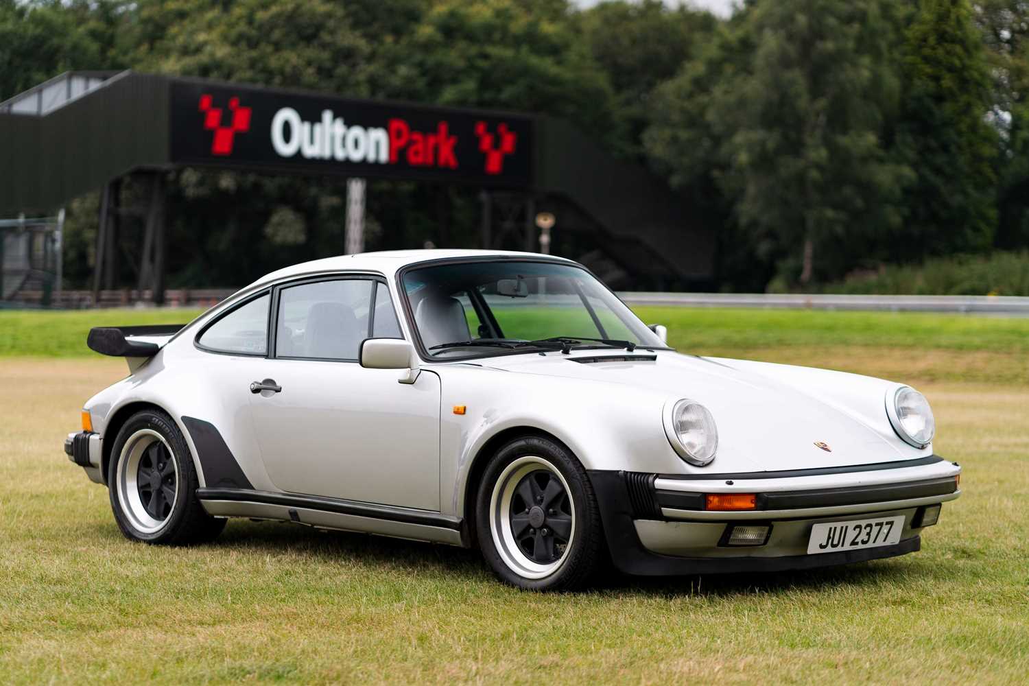 Lot 61 - 1987 Porsche 911 Turbo