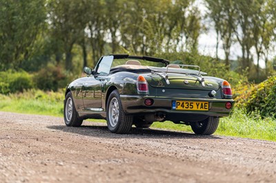 Lot 14 - 1996 MG RV8