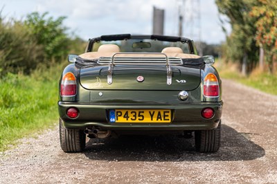 Lot 14 - 1996 MG RV8