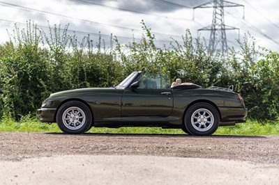 Lot 14 - 1996 MG RV8