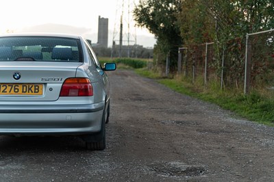 Lot 33 - 2000 BMW 520i SE