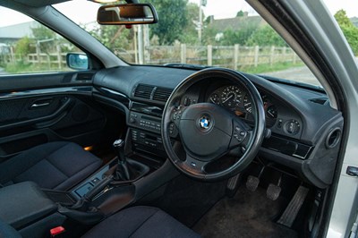 Lot 33 - 2000 BMW 520i SE