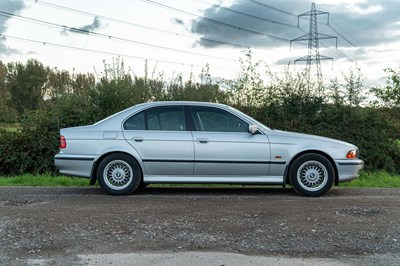 Lot 33 - 2000 BMW 520i SE