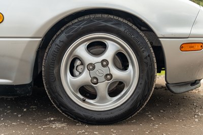 Lot 19 - 1992 Mazda MX5 Eunos Roadster