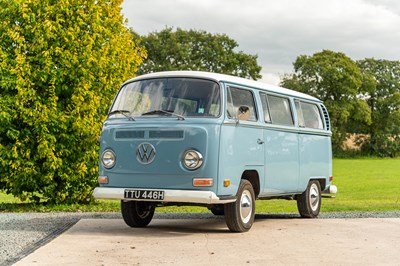 Lot 67 - 1970 Volkswagen T2 Kombi Bus