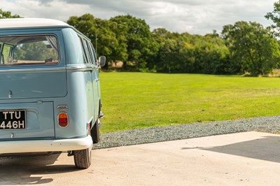 Lot 67 - 1970 Volkswagen T2 Kombi Bus