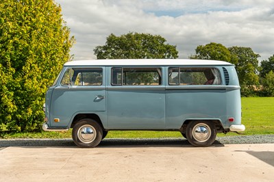 Lot 67 - 1970 Volkswagen T2 Kombi Bus