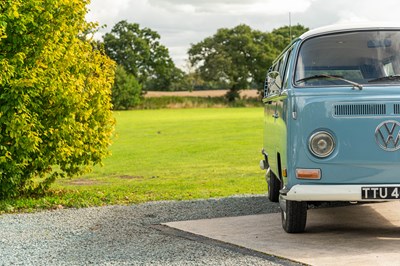 Lot 67 - 1970 Volkswagen T2 Kombi Bus