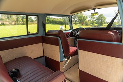 Lot 67 - 1970 Volkswagen T2 Kombi Bus