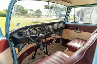 Lot 67 - 1970 Volkswagen T2 Kombi Bus