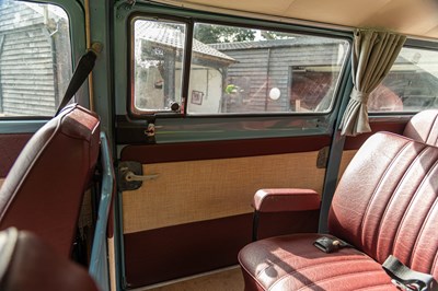 Lot 67 - 1970 Volkswagen T2 Kombi Bus