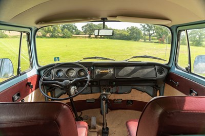 Lot 67 - 1970 Volkswagen T2 Kombi Bus