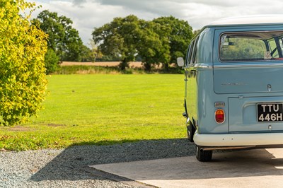 Lot 67 - 1970 Volkswagen T2 Kombi Bus