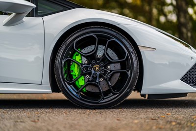 Lot 68 - 2016 Lamborghini Huracan LP-610-4 Spyder