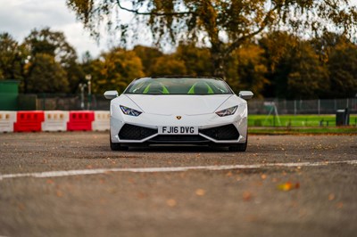 Lot 68 - 2016 Lamborghini Huracan LP-610-4 Spyder