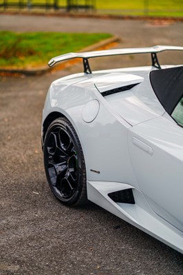 Lot 68 - 2016 Lamborghini Huracan LP-610-4 Spyder