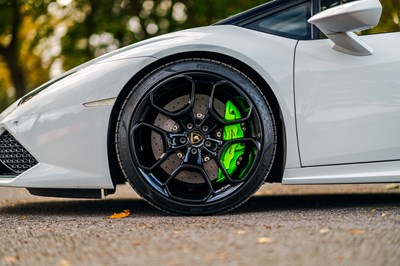 Lot 68 - 2016 Lamborghini Huracan LP-610-4 Spyder