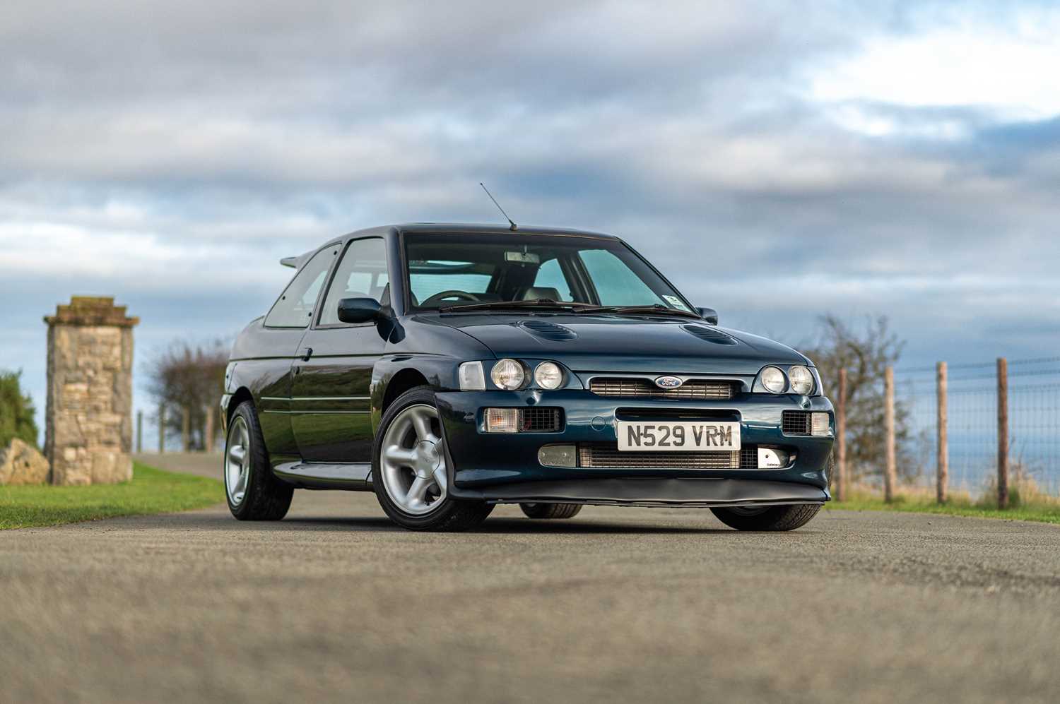 Lot 66 - 1995 Ford Escort RS Cosworth LUX