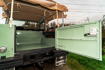 Lot 25 - 1990 Land Rover Santana 2500