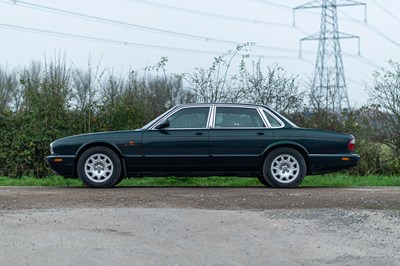 Lot 20 - 2001 Jaguar XJ8 Executive