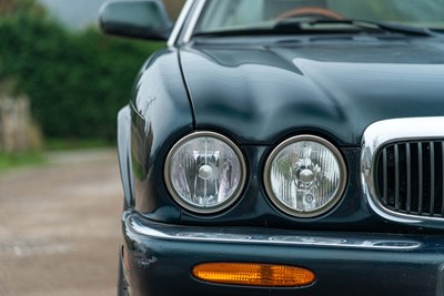 Lot 20 - 2001 Jaguar XJ8 Executive