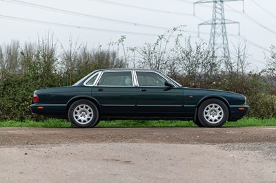 Lot 20 - 2001 Jaguar XJ8 Executive