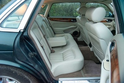 Lot 20 - 2001 Jaguar XJ8 Executive