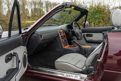 Lot 28 - 1996 Mazda MX5 Merlot Special Edition