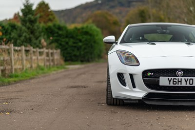 Lot 39 - 2014 Jaguar F-Type R