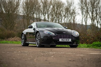 Lot 2010 Aston Martin V12 Vantage