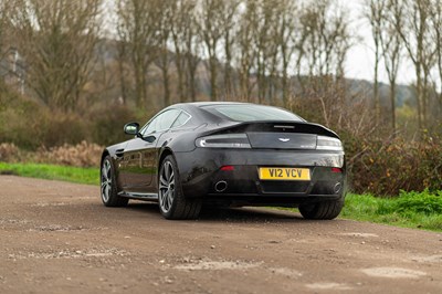 Lot 76 - 2010 Aston Martin V12 Vantage