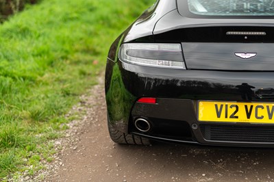 Lot 76 - 2010 Aston Martin V12 Vantage