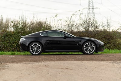 Lot 76 - 2010 Aston Martin V12 Vantage