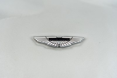 Lot 76 - 2010 Aston Martin V12 Vantage