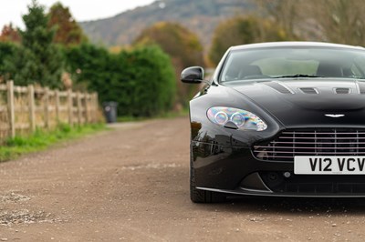 Lot 76 - 2010 Aston Martin V12 Vantage