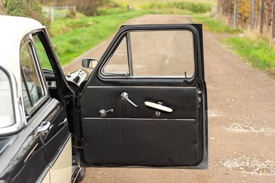 Lot 42 - 1961 Ford Zodiac