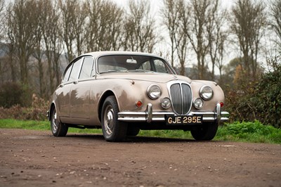 Lot 1969 Daimler 250 V8