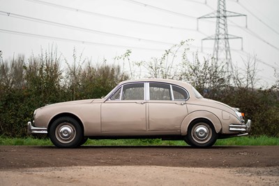 Lot 22 - 1969 Daimler 250 V8