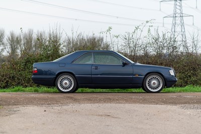 Lot 64 - 1996 Mercedes E220 Coupe