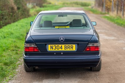 Lot 64 - 1996 Mercedes E220 Coupe