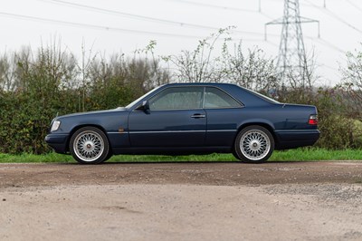 Lot 64 - 1996 Mercedes E220 Coupe