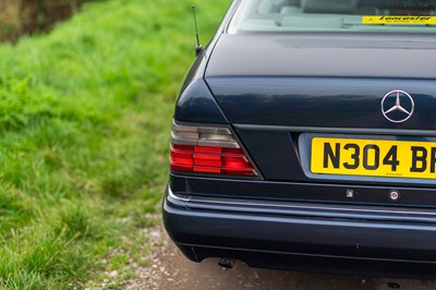 Lot 64 - 1996 Mercedes E220 Coupe