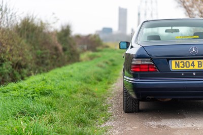 Lot 64 - 1996 Mercedes E220 Coupe